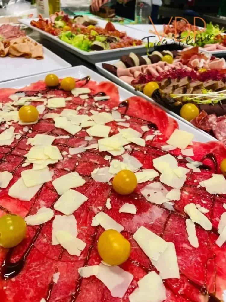 plaches-charcuteries